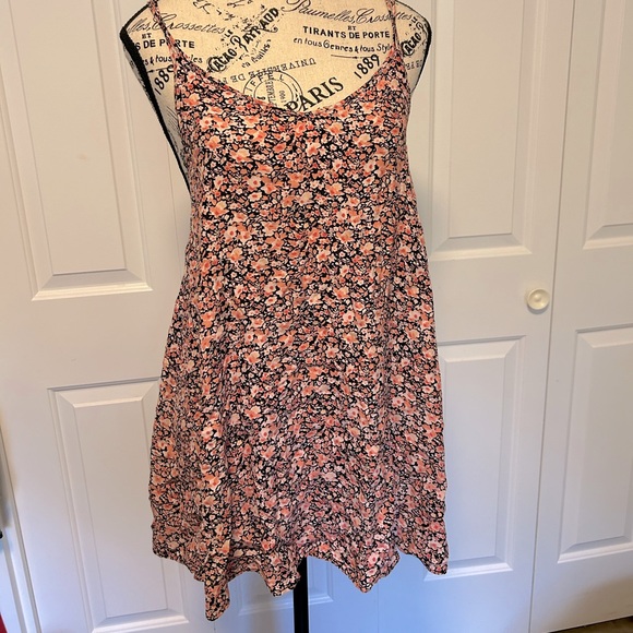 Strappy Backless Summer Beach Dress - Picture 2 of 4